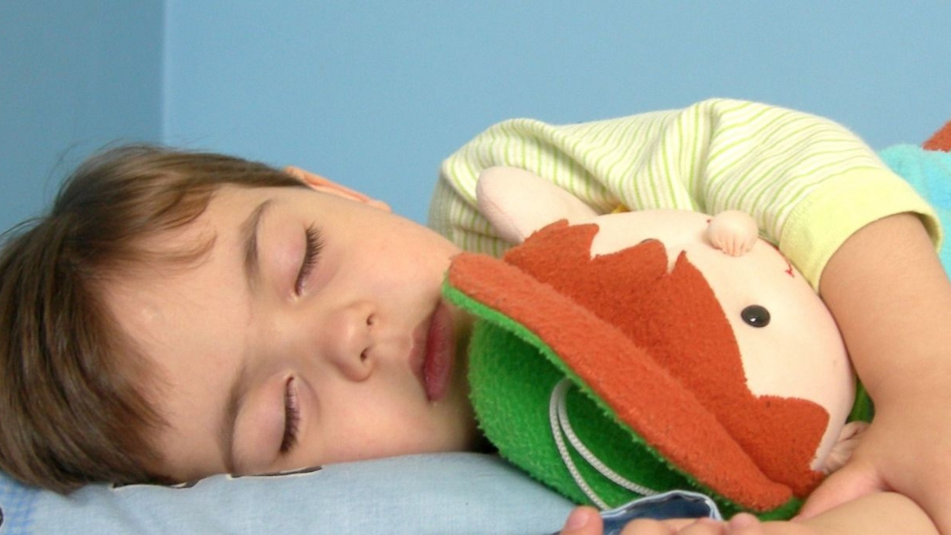Как правильно укладывать спать малыша